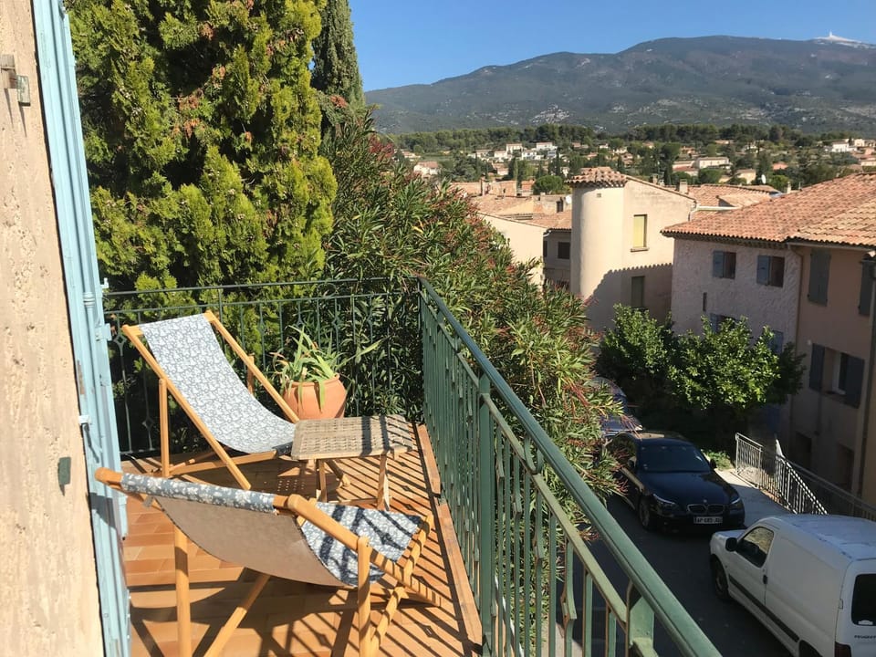Neighbourhood, Natural landscape, View (from property/room), Balcony/Terrace, Mountain view, Location, sunbed