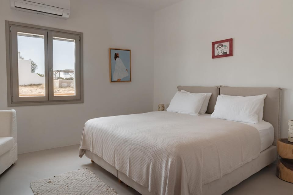 Bed, Photo of the whole room, Bedroom, air conditioner