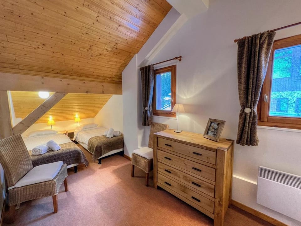 Shower, View (from property/room), Lounge or bar, Bedroom