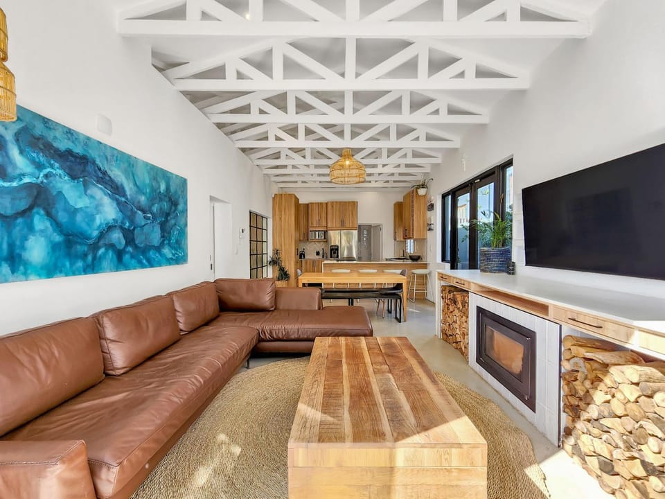 Communal lounge/ TV room, TV and multimedia, Living room, Seating area, Evening entertainment, flat iron