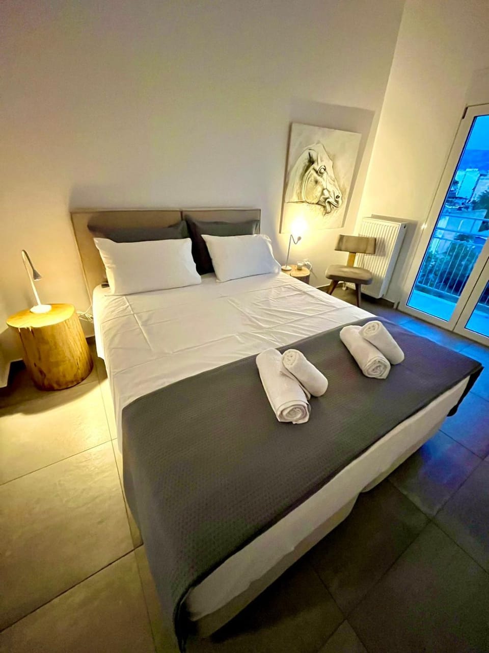 Bed, Bedroom, towels
