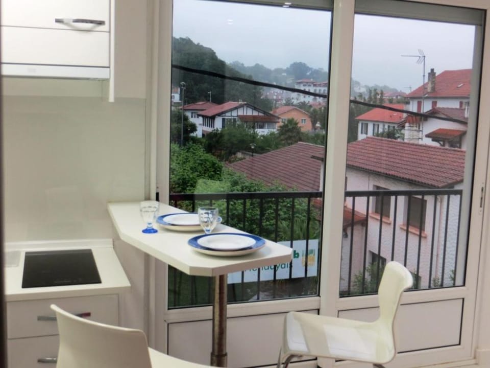 2 pièces au centre de Hendaye-Plage Vacation rental in Hendaye