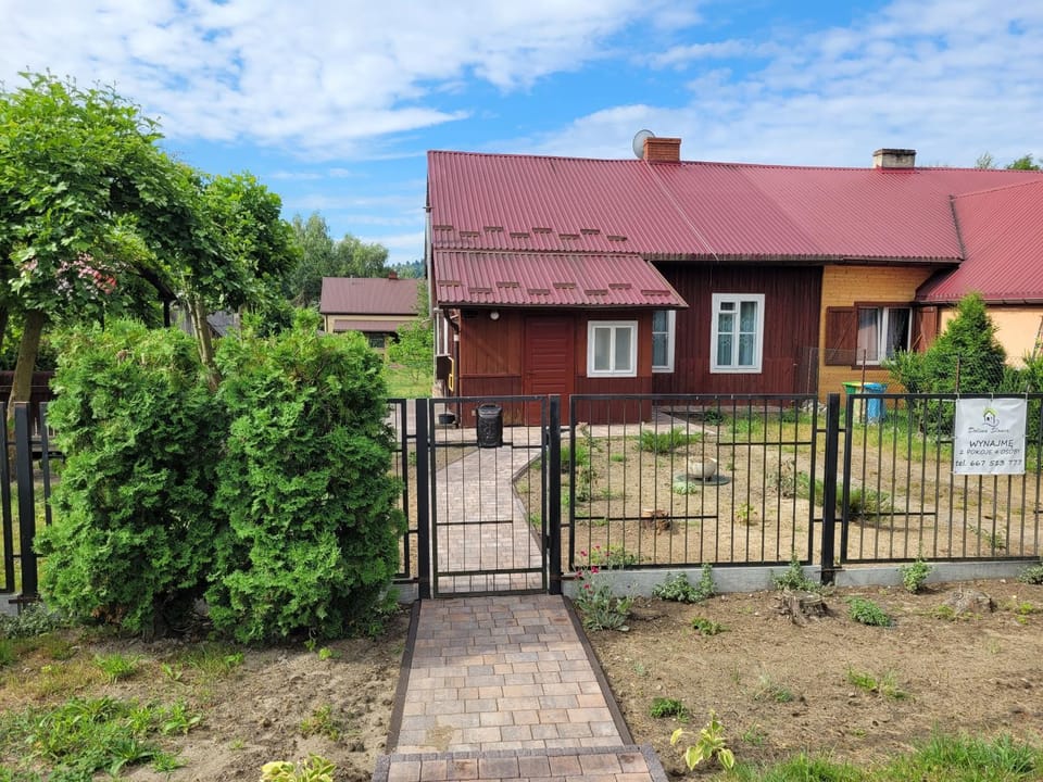 Property building, Day, Garden, Garden view
