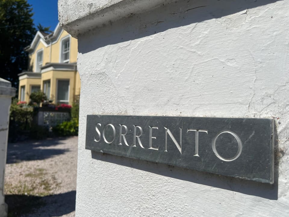 Large Three bed Two bathroom flat in Central Torquay Apartment in Torquay