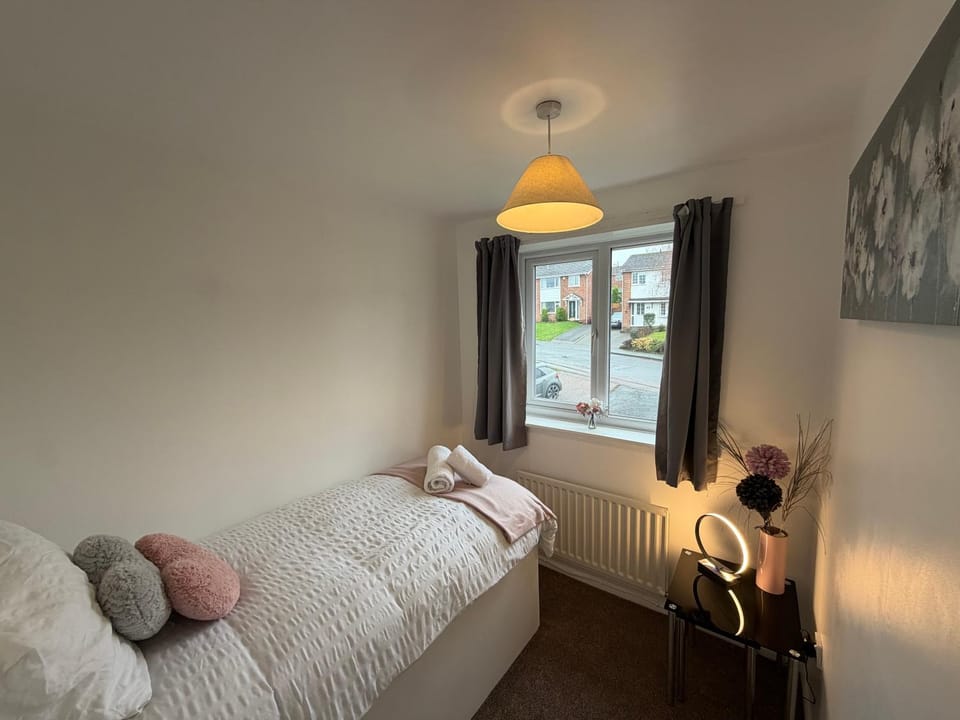 Modern three bedroom home in Castle Donington House in South Derbyshire District