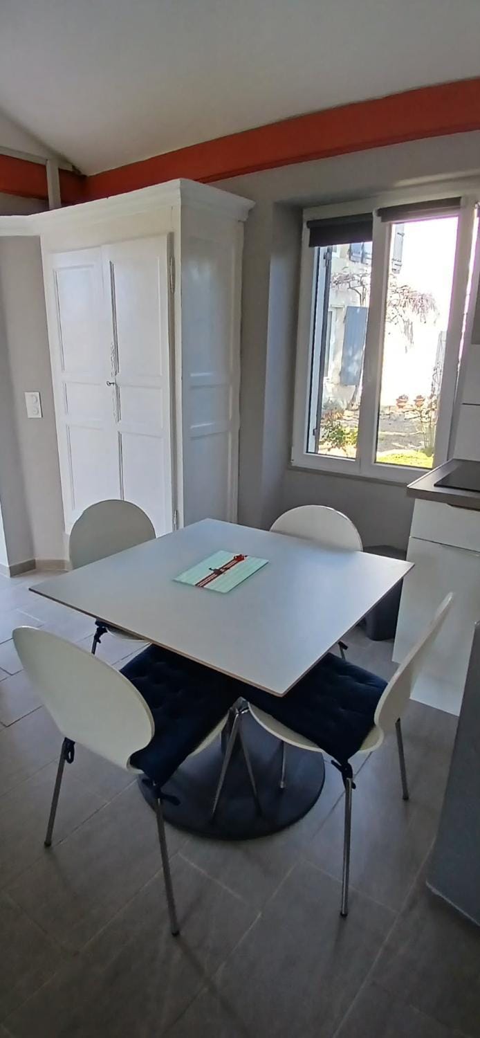 Studio meublé et équipé avec jardin et terrasse privée House in Nouvelle-Aquitaine