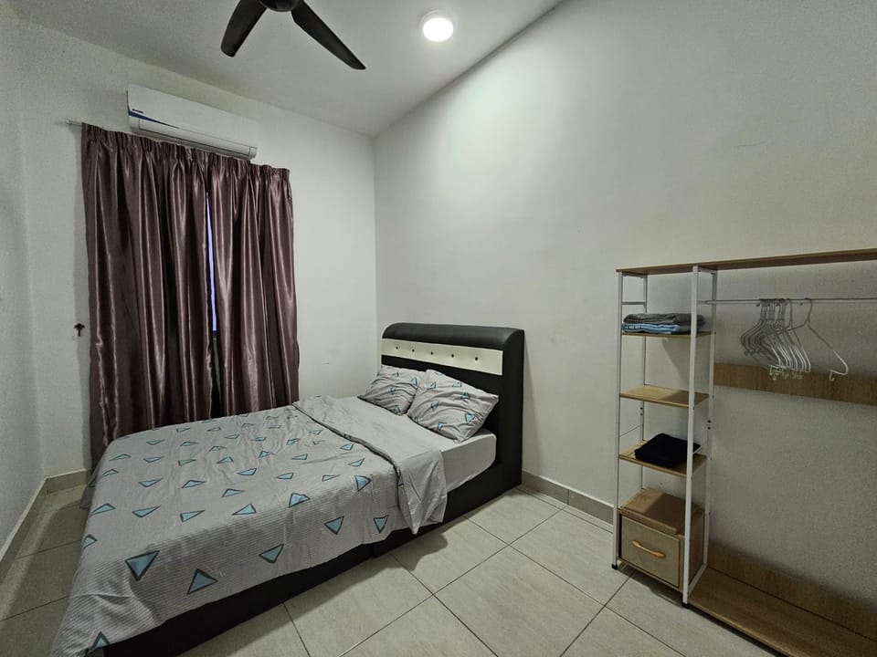 Bed, Bedroom, fireplace