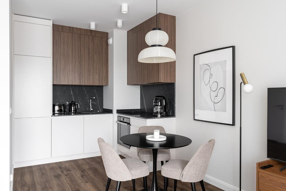 Kitchen or kitchenette, Dining area, stove