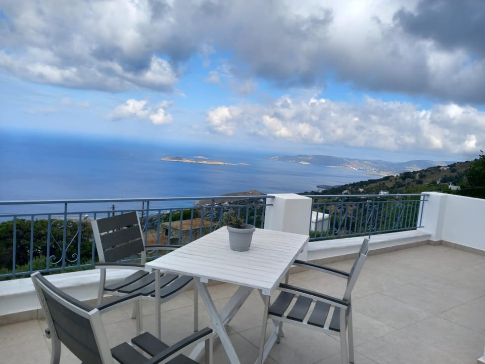 Patio, Natural landscape, View (from property/room), Balcony/Terrace, Seating area, Mountain view, Sea view