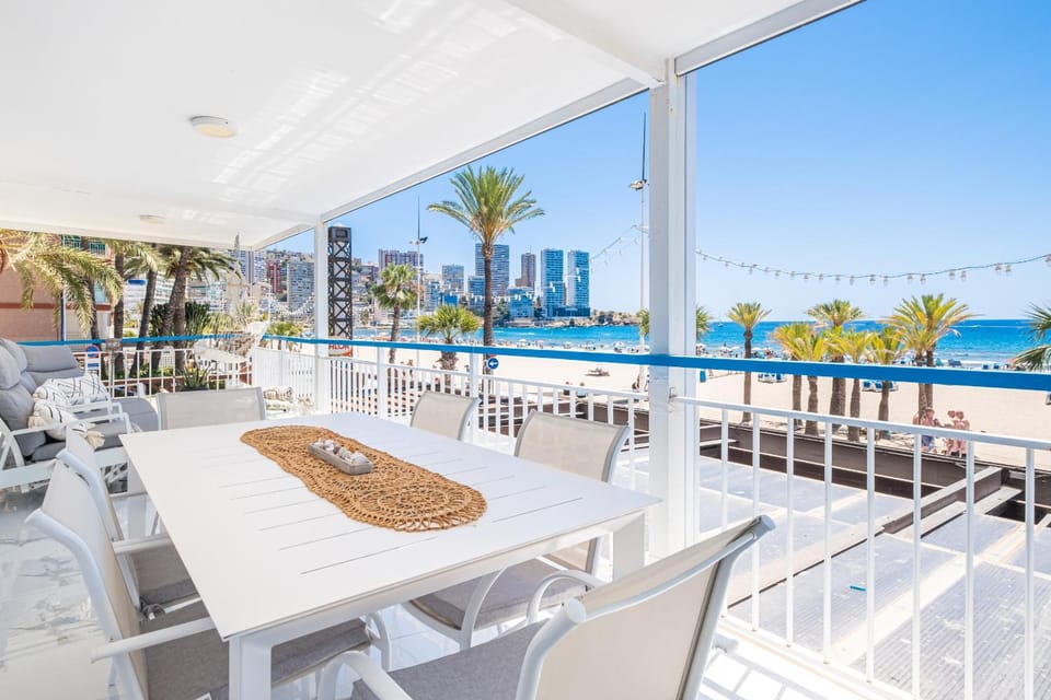 Balcony/Terrace, Dining area, Beach