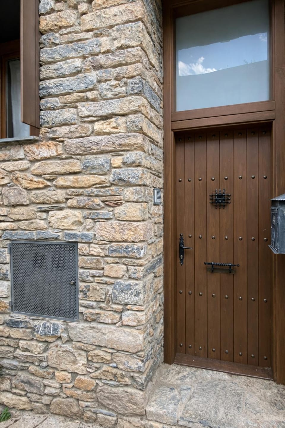 Facade/entrance