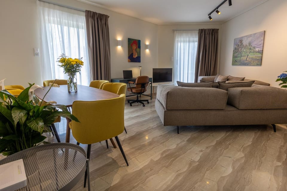 Living room, Seating area, Dining area