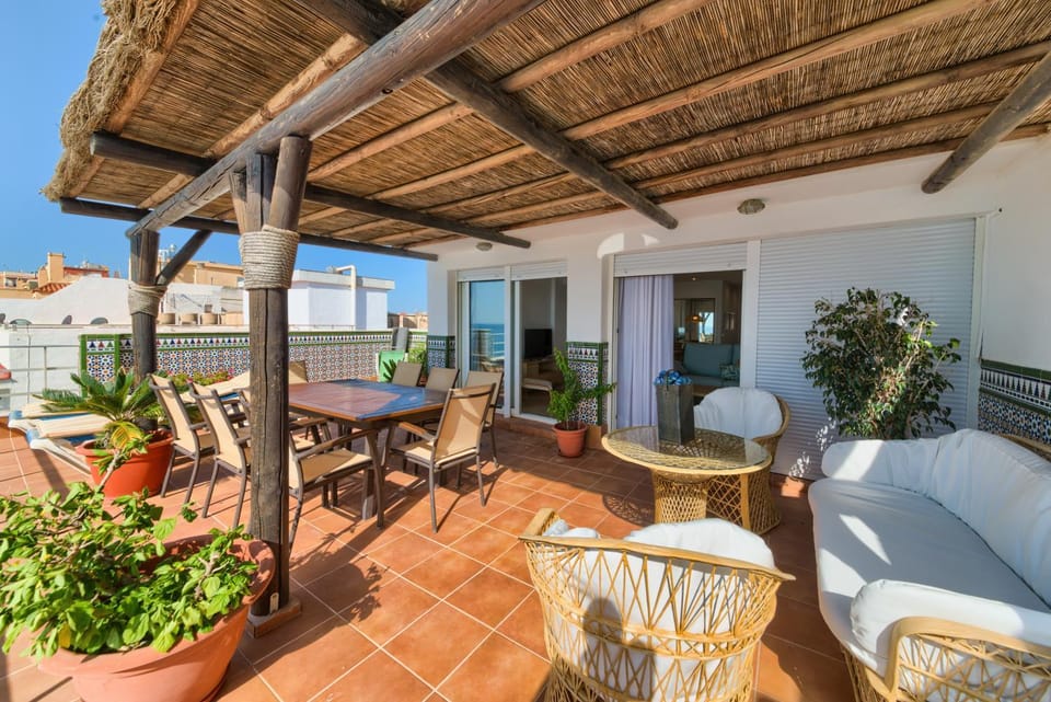 Off site, Balcony/Terrace, Seating area, Dining area, Area and facilities