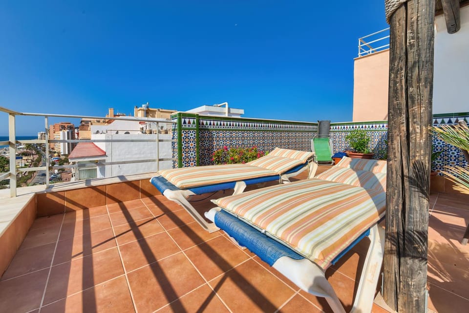 Balcony/Terrace, sunbed