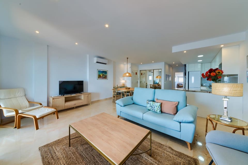 TV and multimedia, Kitchen or kitchenette, Seating area, Dining area