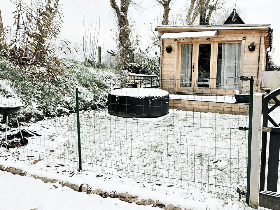 Chalet Studio 5kms Etretat Chalet in Normandy