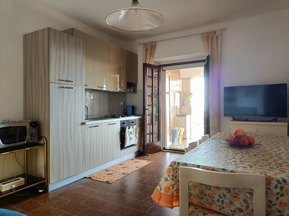 TV and multimedia, Kitchen or kitchenette, Living room, Dining area