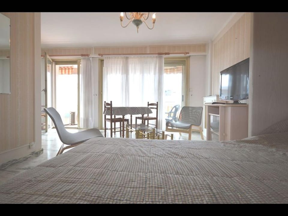 TV and multimedia, Bedroom
