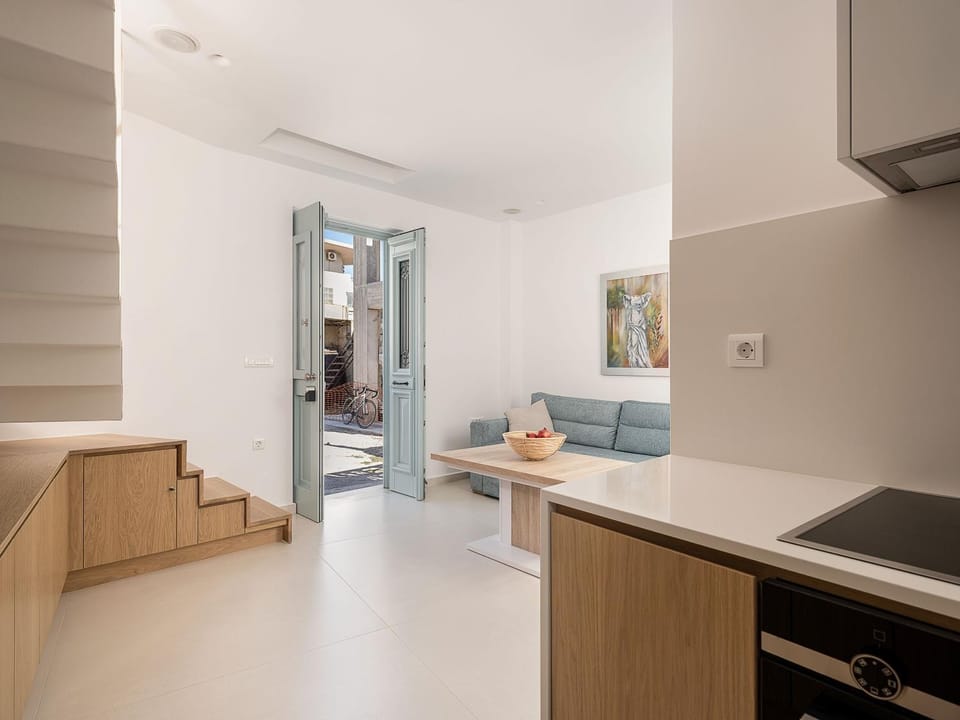 Facade/entrance, Kitchen or kitchenette, Living room