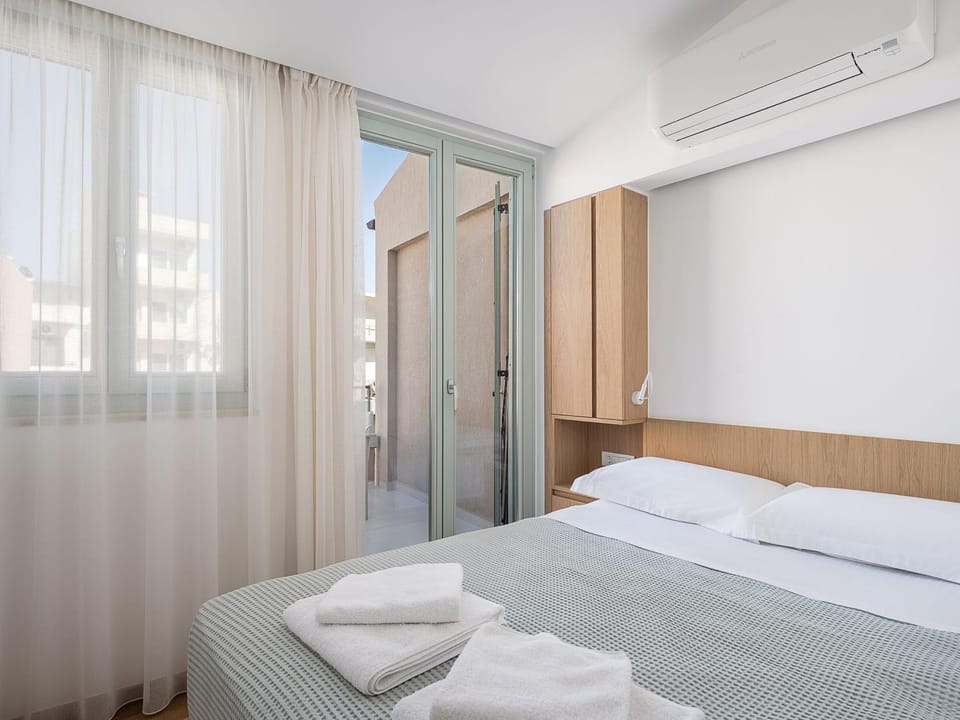Bed, Photo of the whole room, Bedroom, towels, wardrobe, air conditioner