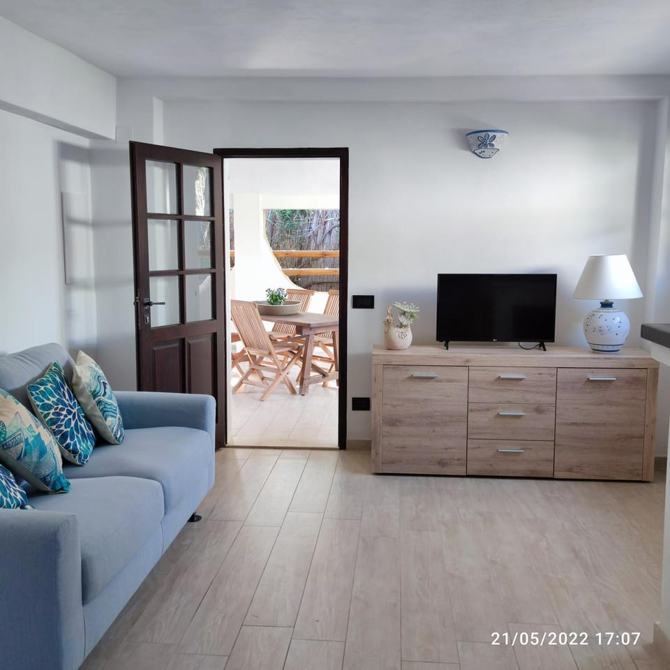 Communal lounge/ TV room, TV and multimedia, Living room, Seating area