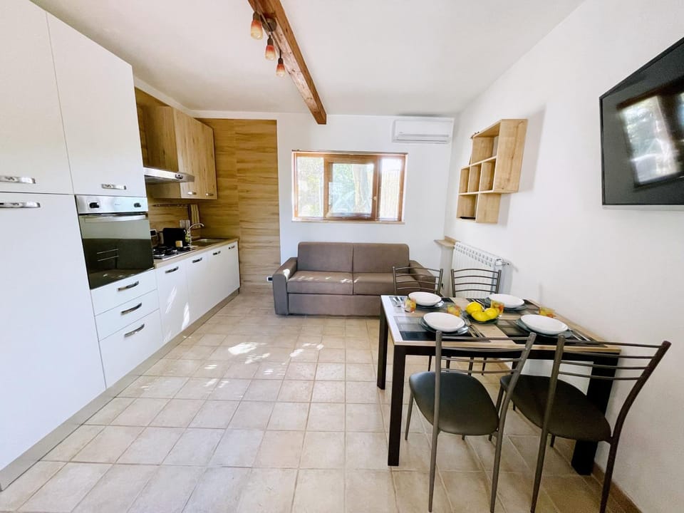 Living room, Dining area