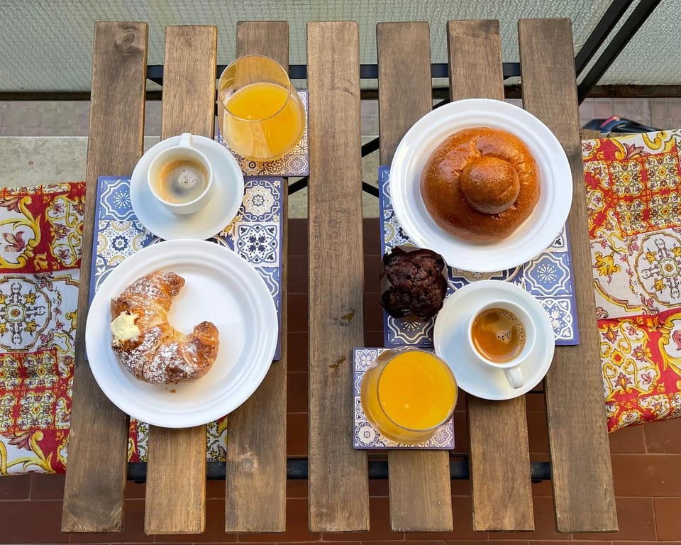 Property building, Breakfast