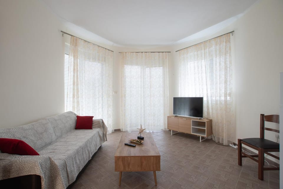 TV and multimedia, Seating area