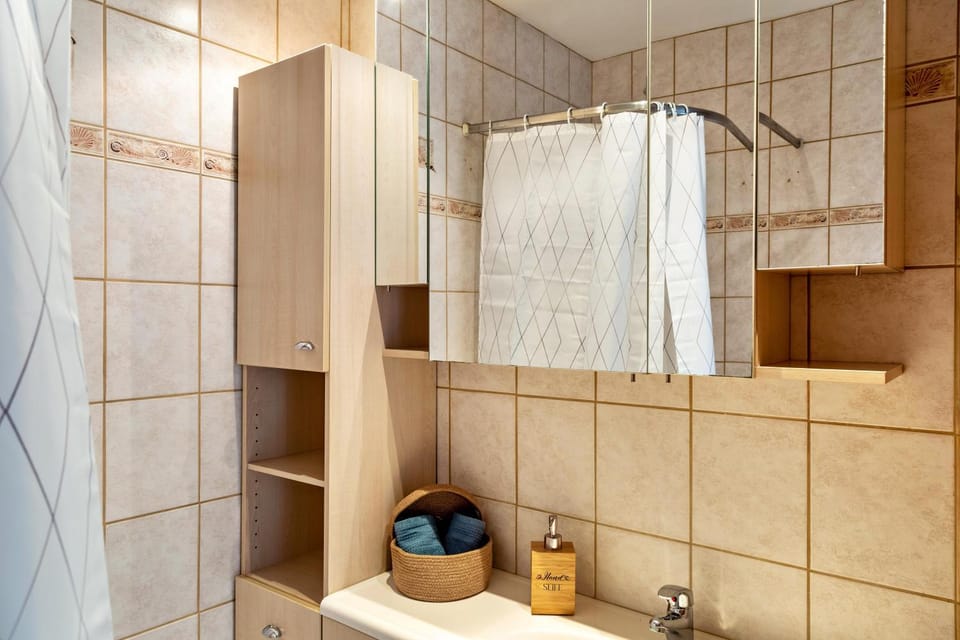 Bathroom, Living room