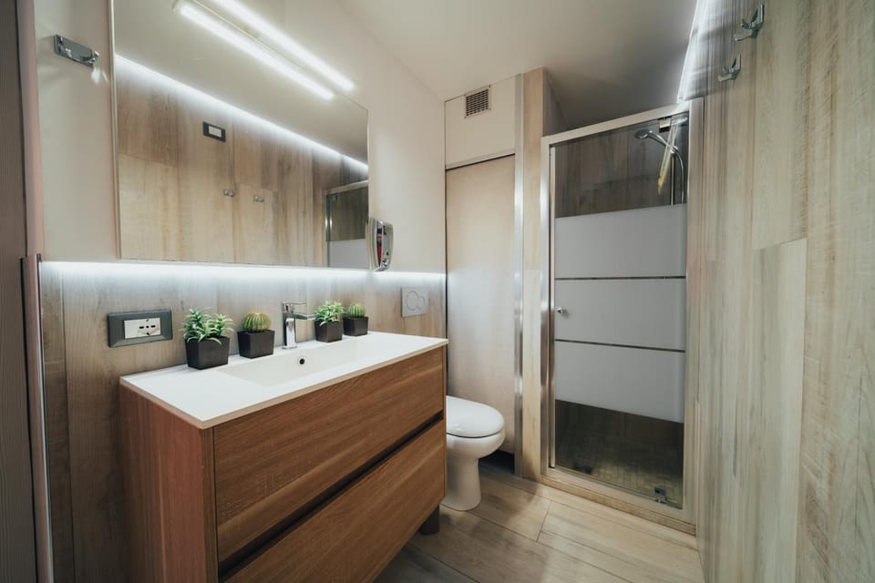 Shower, Bathroom