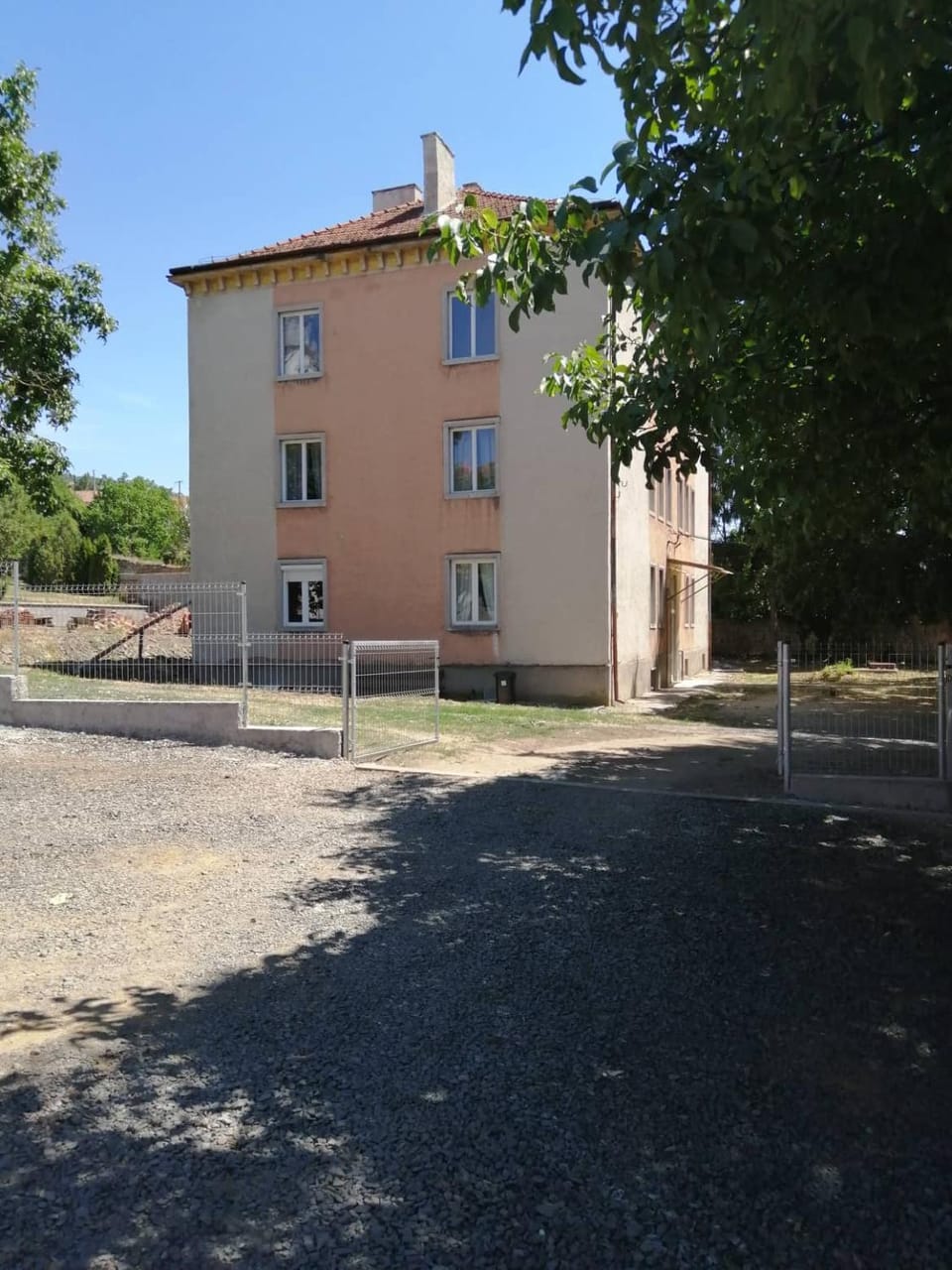 Property building, Facade/entrance, Garden