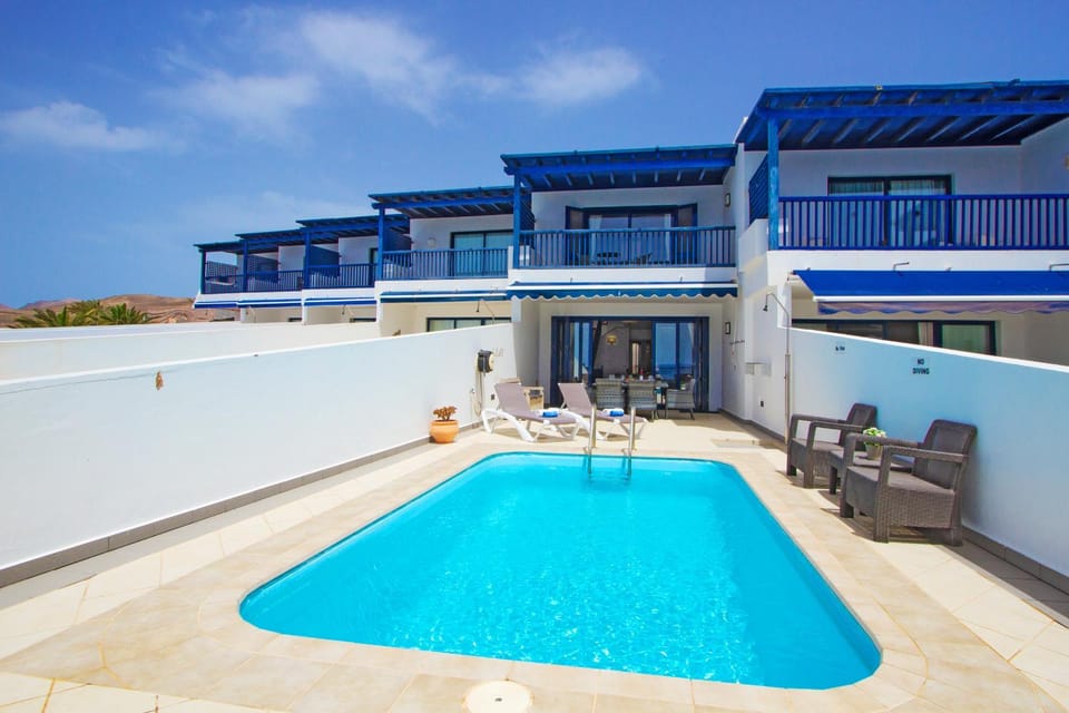 Property building, Pool view, Swimming pool