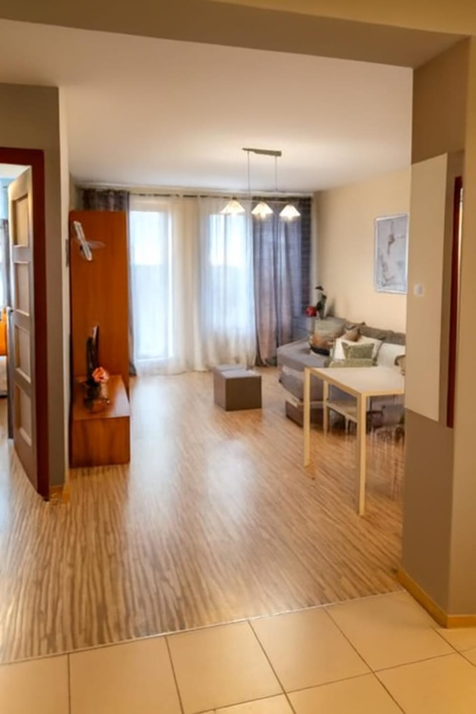 Bed, Living room, Photo of the whole room, Seating area, Dining area, Bedroom