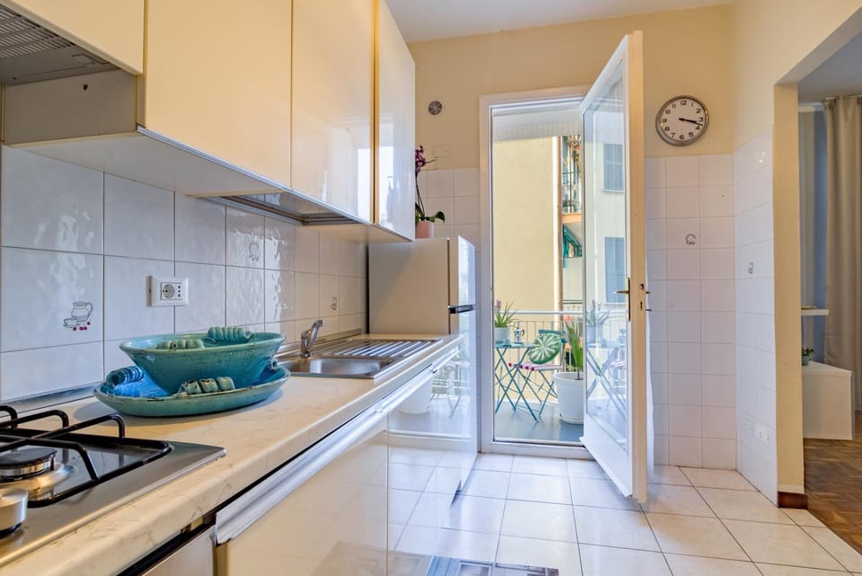 Home Terrace Apartment in Liguria