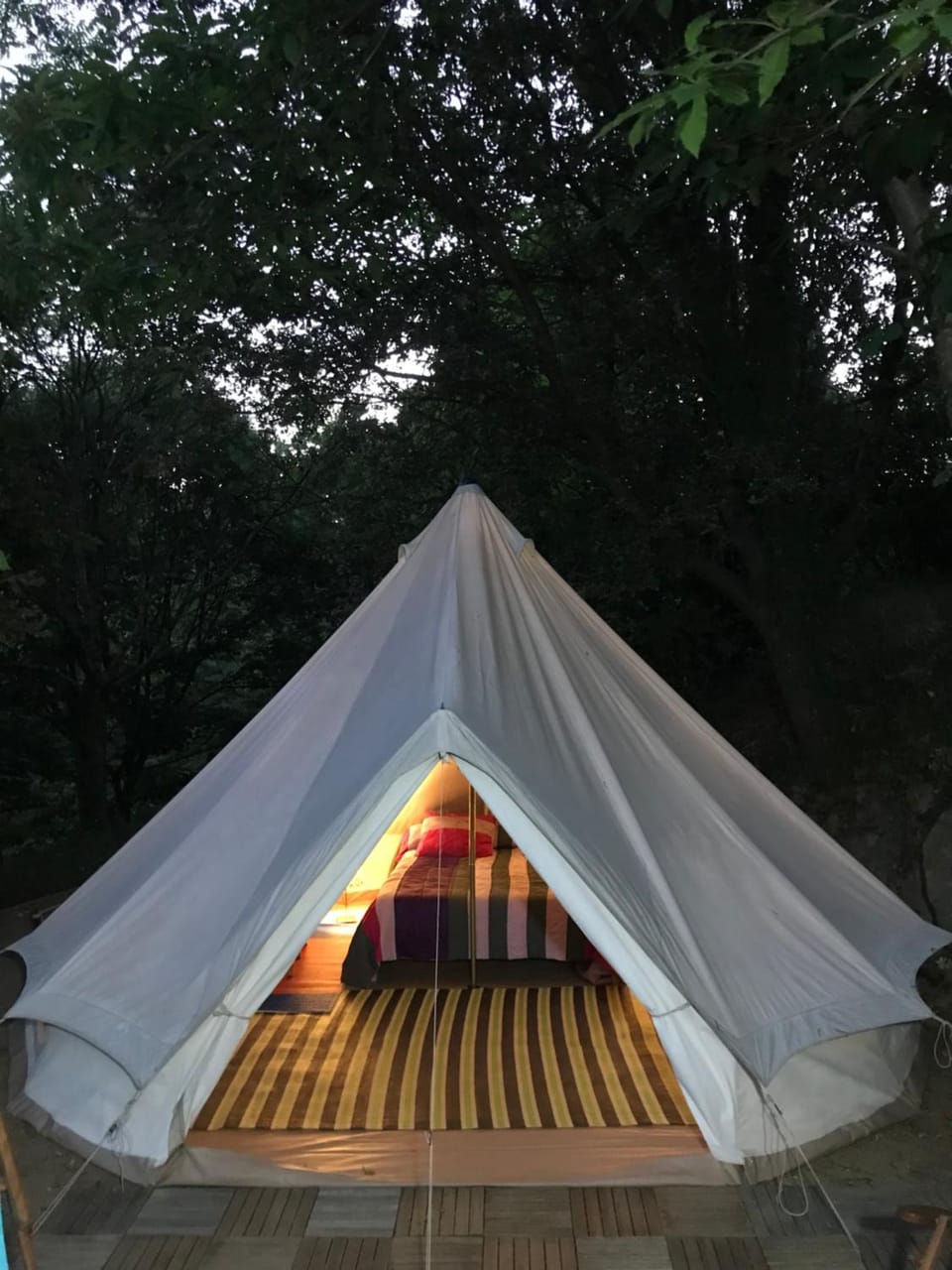 LE PETIT REFUGE DU VAL D’EMERAUDE Luxury tent in Occitanie