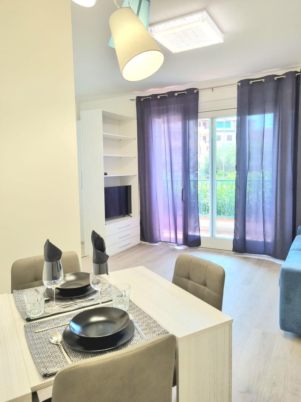 Kitchen or kitchenette, Living room, Seating area