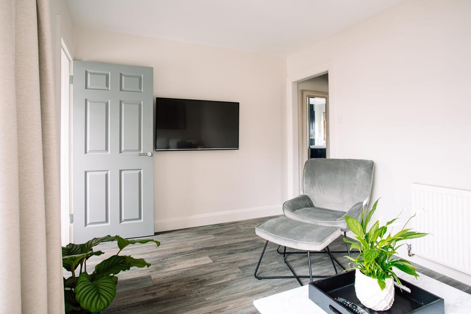 Communal lounge/ TV room, TV and multimedia, Living room, Seating area