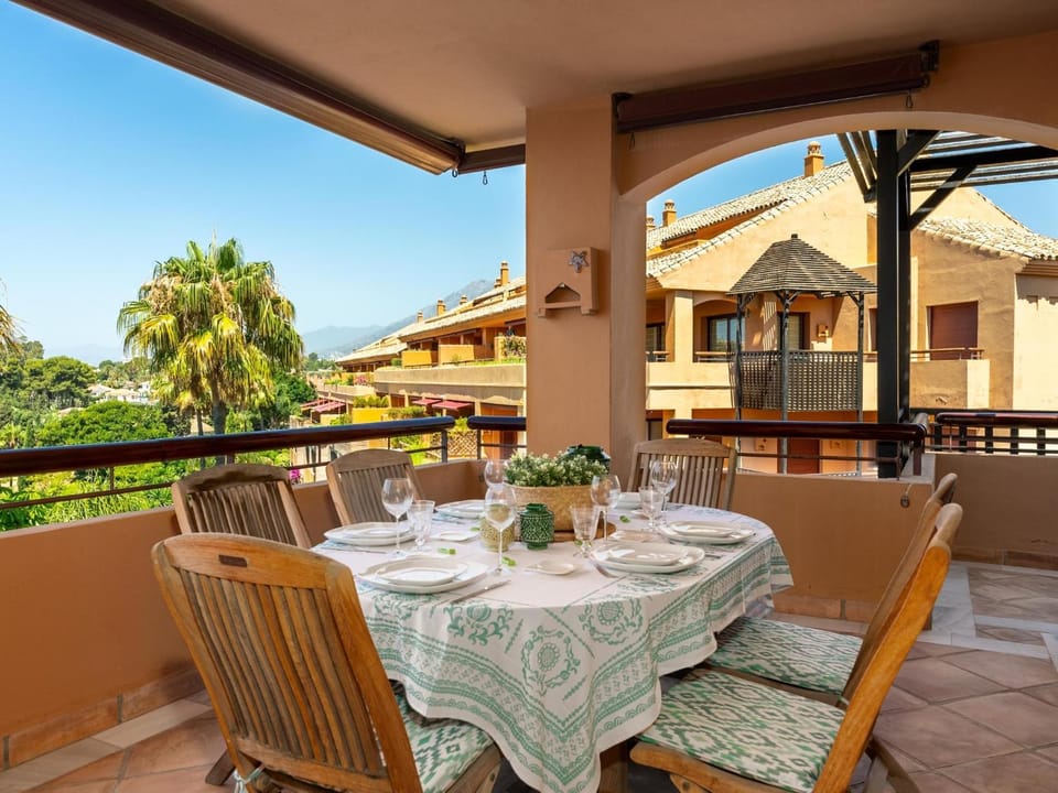 Nice duplex penthouse with the best sea views, luxury urbanization House in Marbella