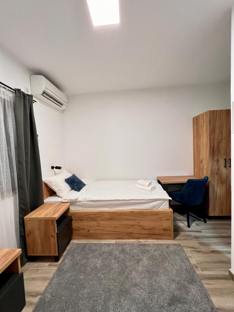 Bed, Photo of the whole room