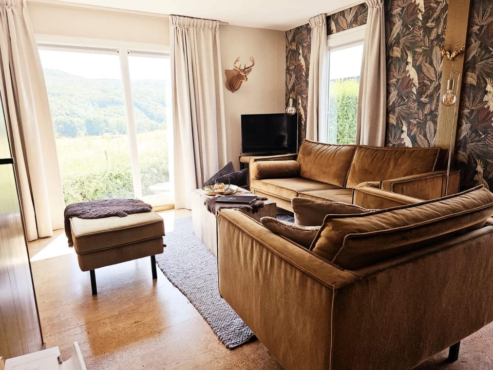 Property building, Neighbourhood, View (from property/room), View (from property/room), Living room, Seating area, Garden view, Landmark view, Landmark view, Mountain view, Mountain view, River view, River view, Quiet street view