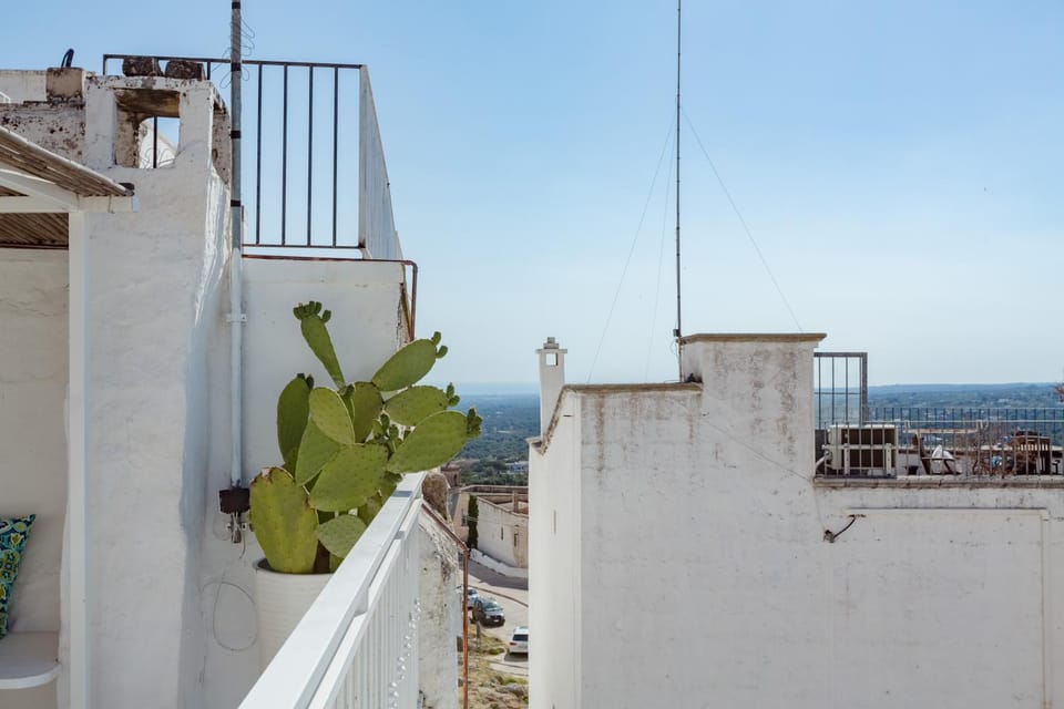 Nearby landmark, Neighbourhood, Balcony/Terrace, City view, Street view