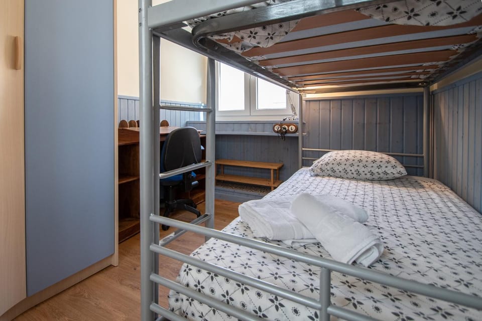 bunk bed