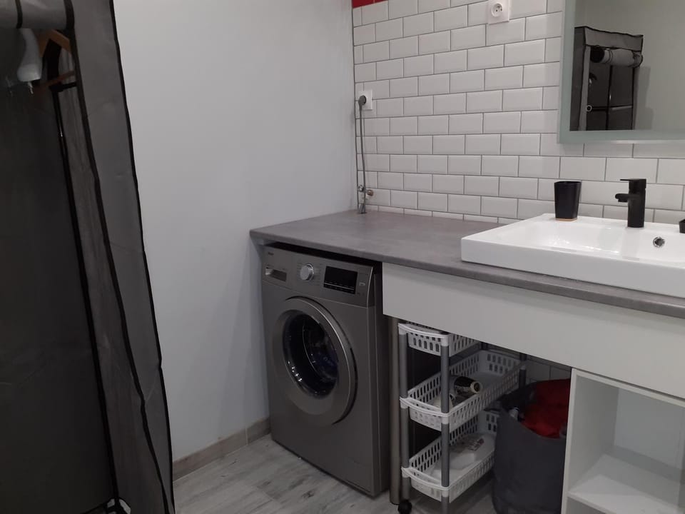 charmant studio équipé au cœur du village Apartment in Occitanie