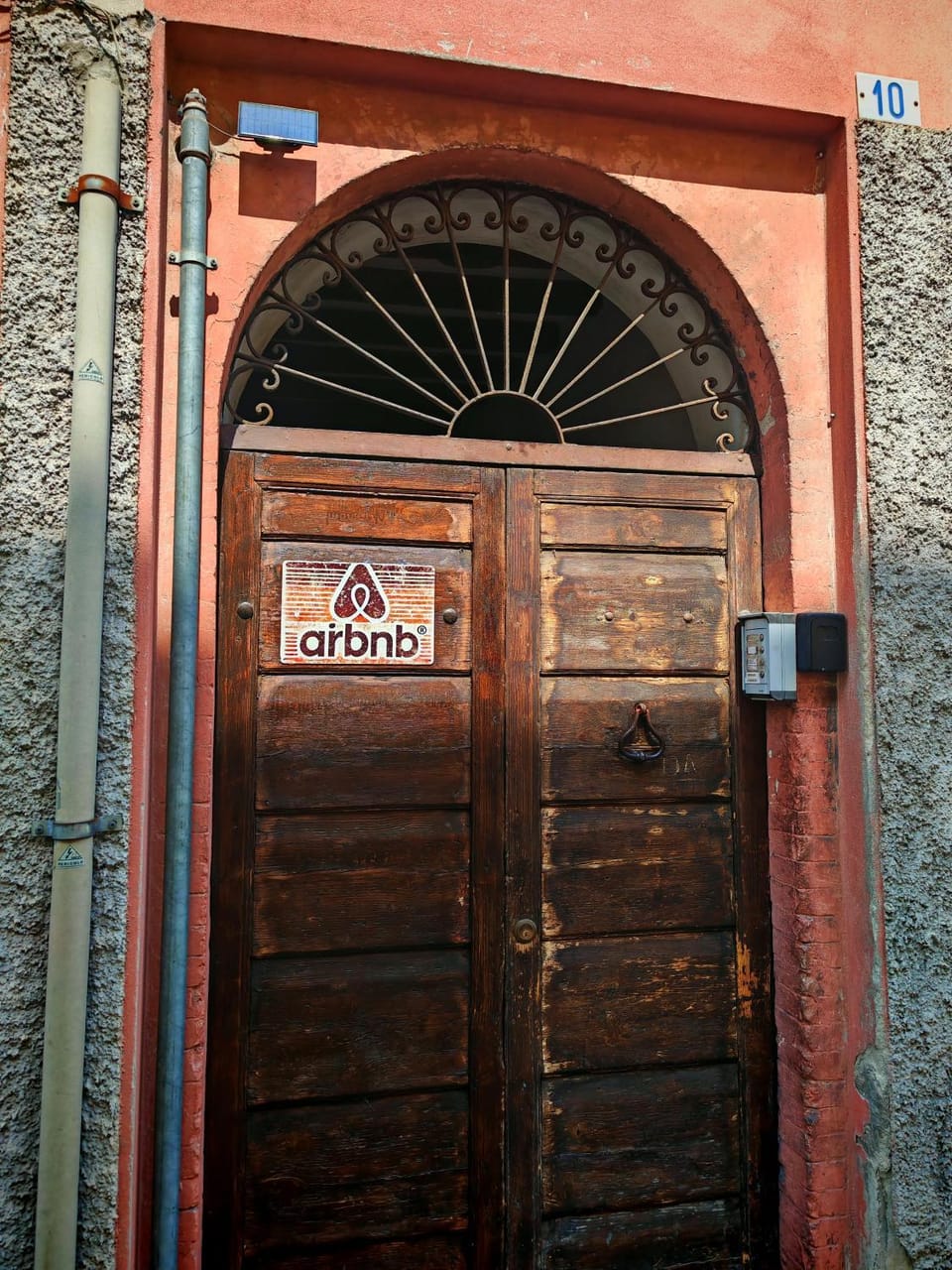 Facade/entrance