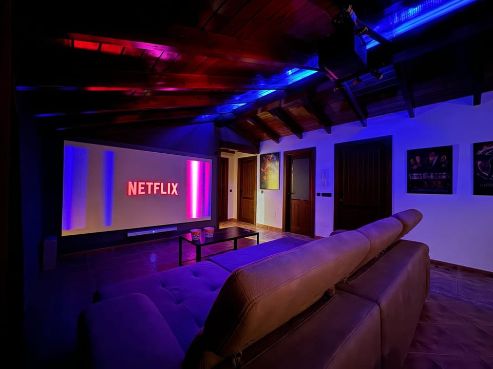 Game Room, TV and multimedia