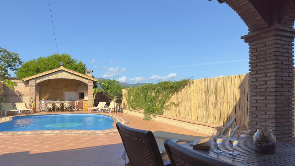 Dining area, Swimming pool