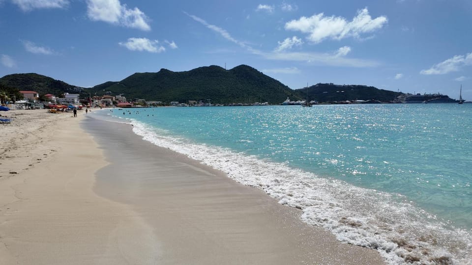 Studio Sleeps 2 with Free Parking Apartment in Simpson Bay