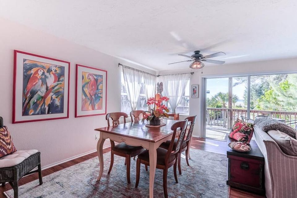 Serenity Beach Condo Apartment in Siesta Beach