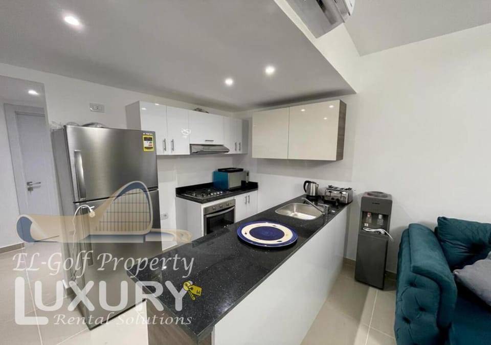 Lounge or bar, kitchen