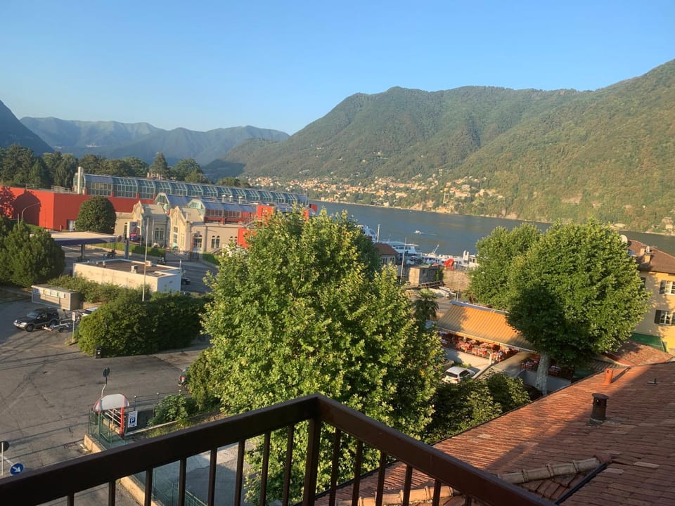 Balcony/Terrace, Mountain view, River view